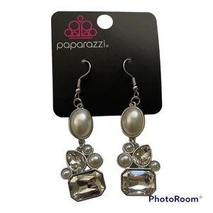 Paparazzi Elegant Earring